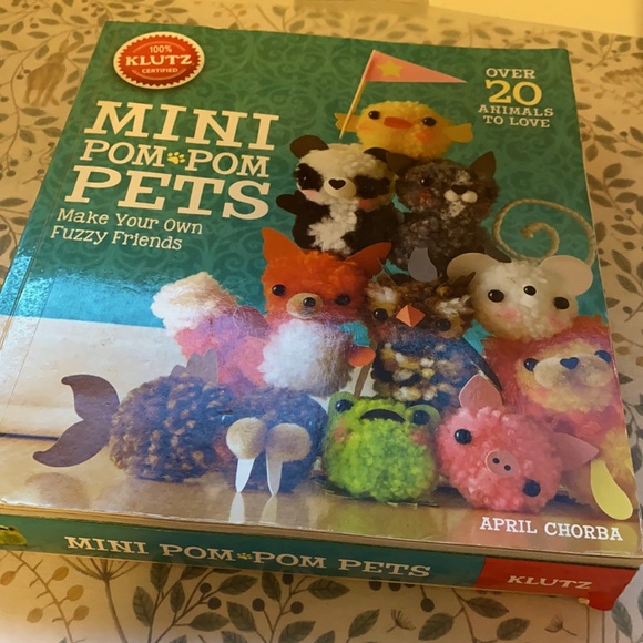 Mini Pom Pom pets - Picture 1 of 3